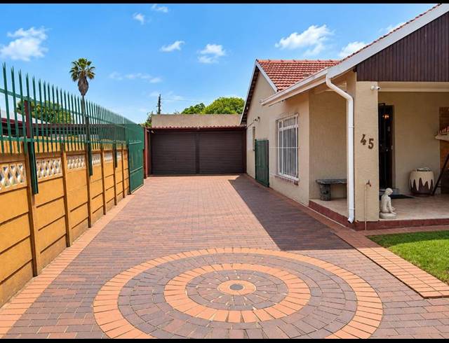 4 BEDROOM HOUSE FOR SALE IN VAN DYK PARK